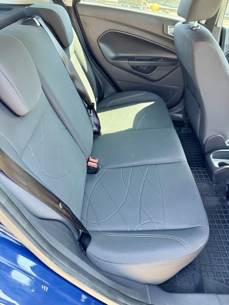 Продам автомобиль Ford Fiesta 2016