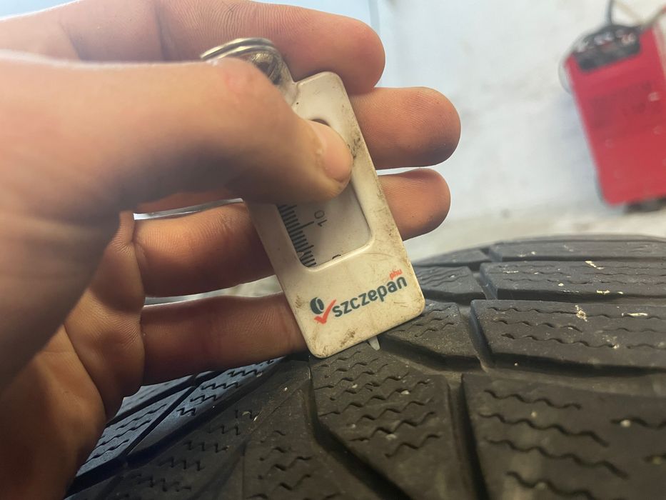 Opony zimowe 215/55 R17
