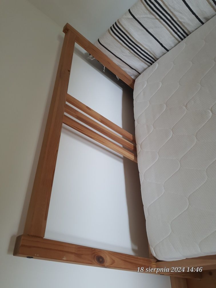 Łóżko drewniane  ikea FJELLSE z materacem