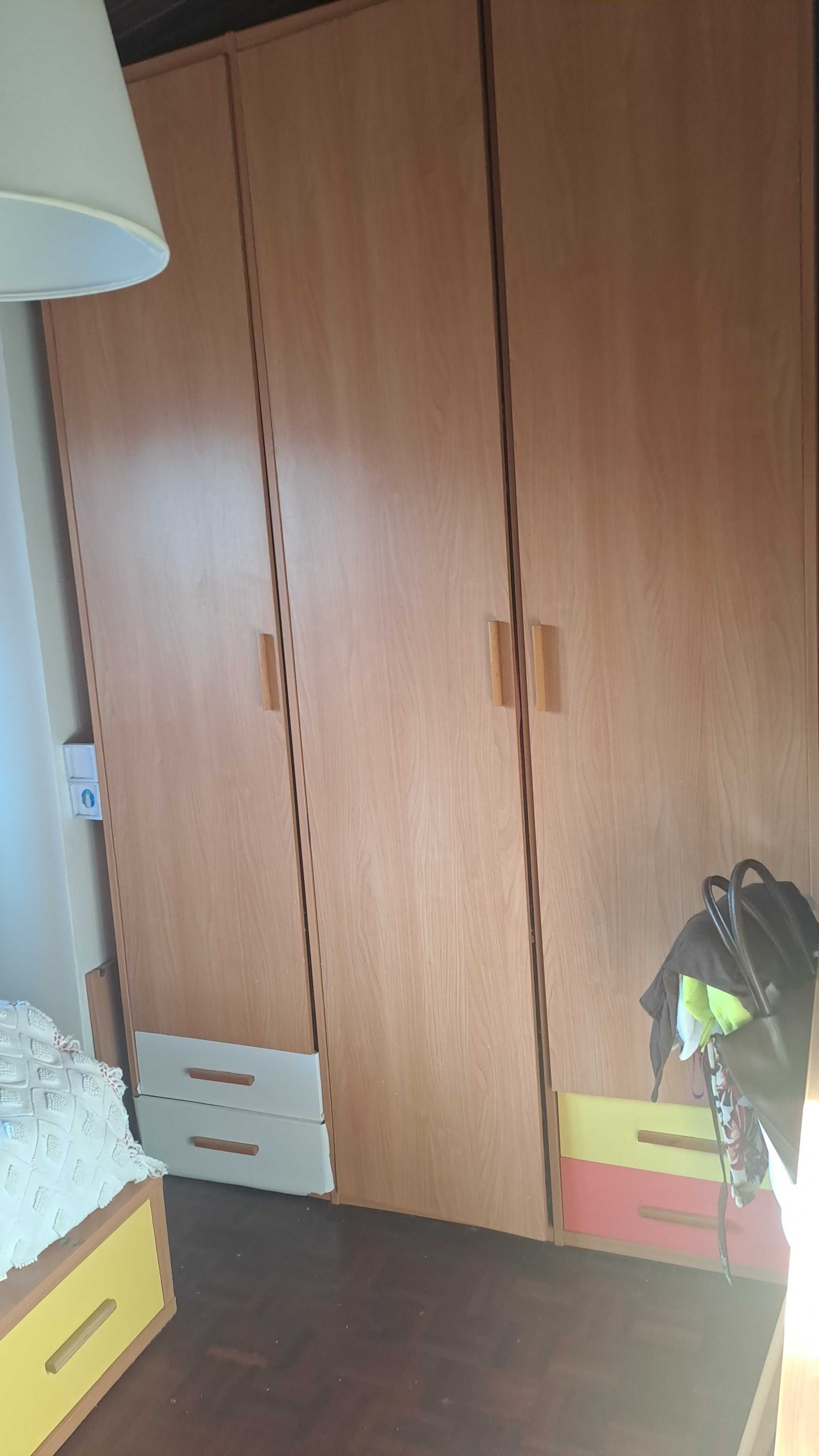 mobilia de quarto de solteiro