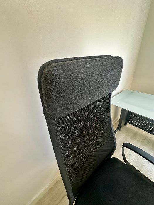 Conjunto de Secretaria com cadeira MARKUS do IKEA