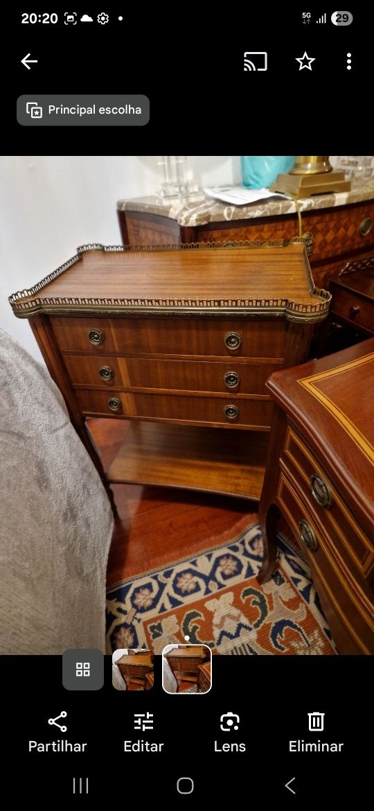 Mesa de apoio em mogno com gradinha em bronze