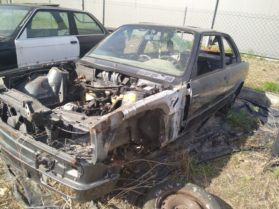 Carroçarias BMW e30 coupe em mau estado