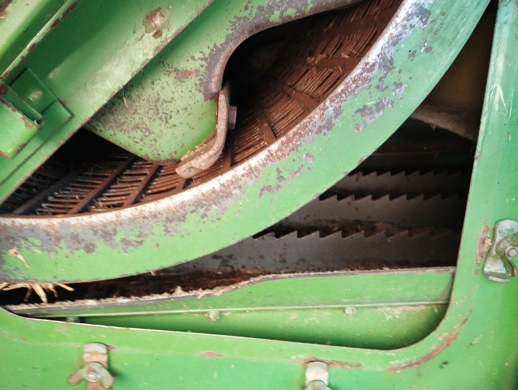 Комбайн свіжопригнаний John Deere 1052