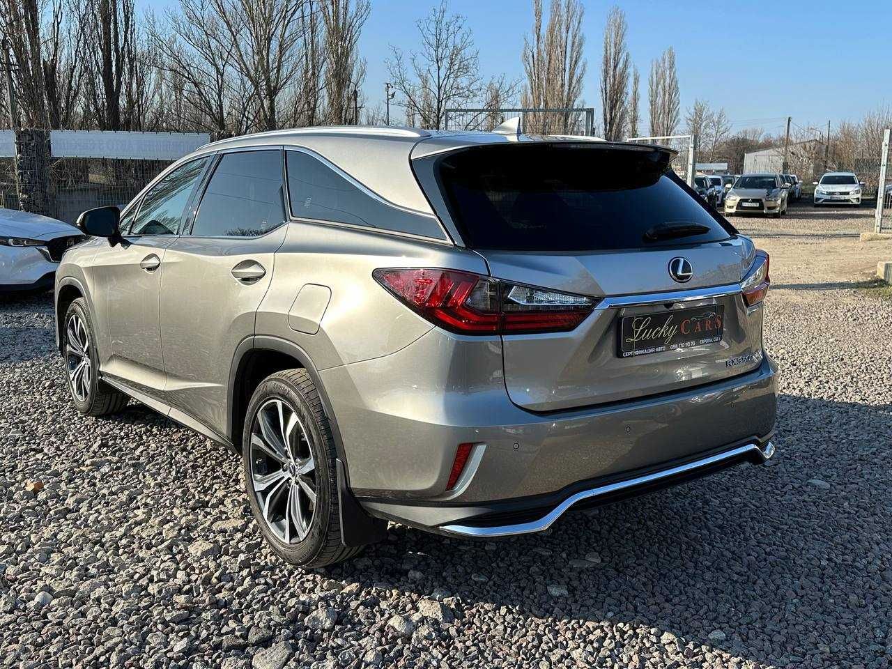 Авто  Lexus RX 2021