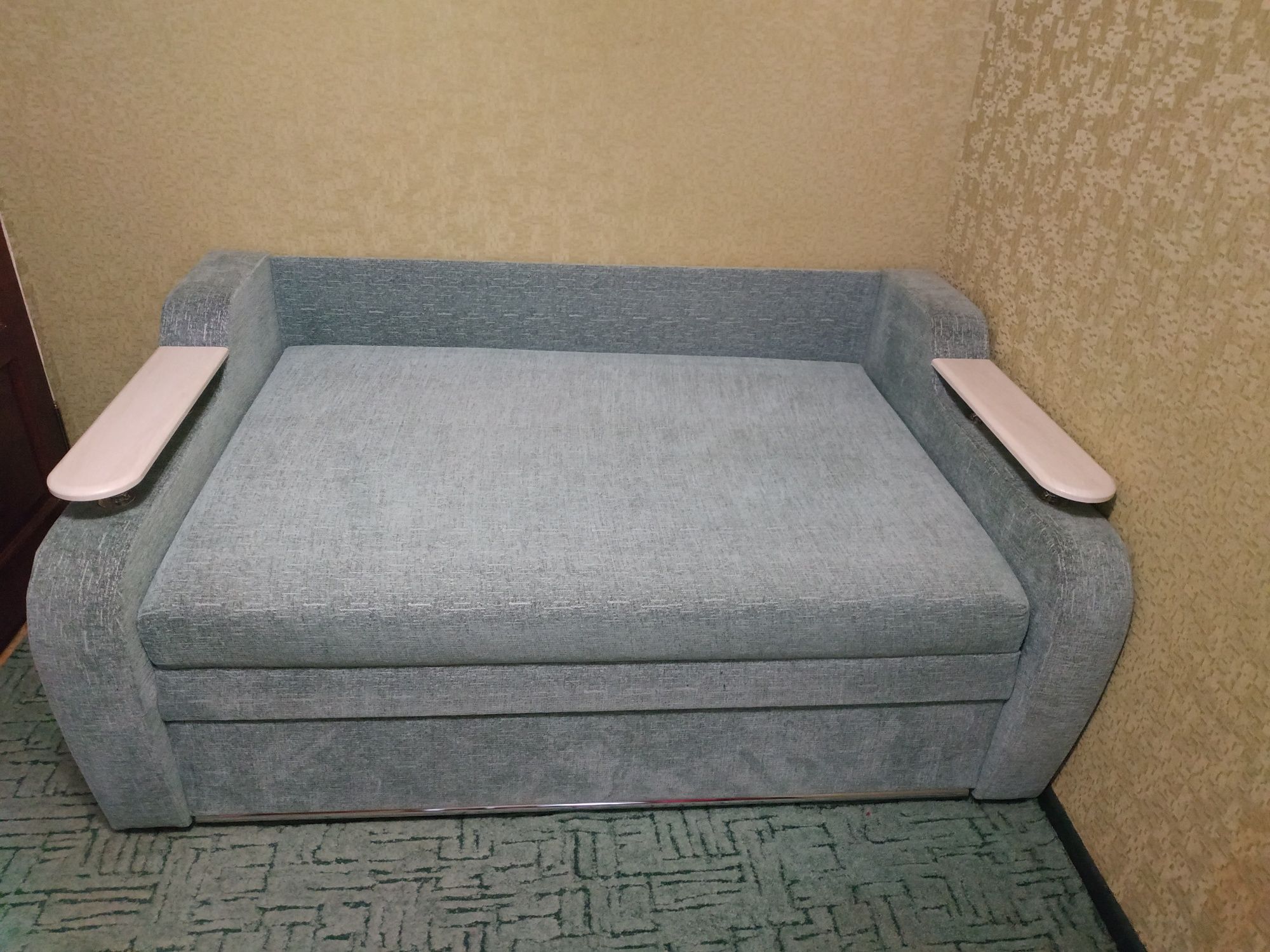 Раскладной диван 140*190 см