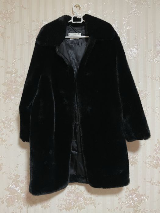 Шуба з єко хутра Mango