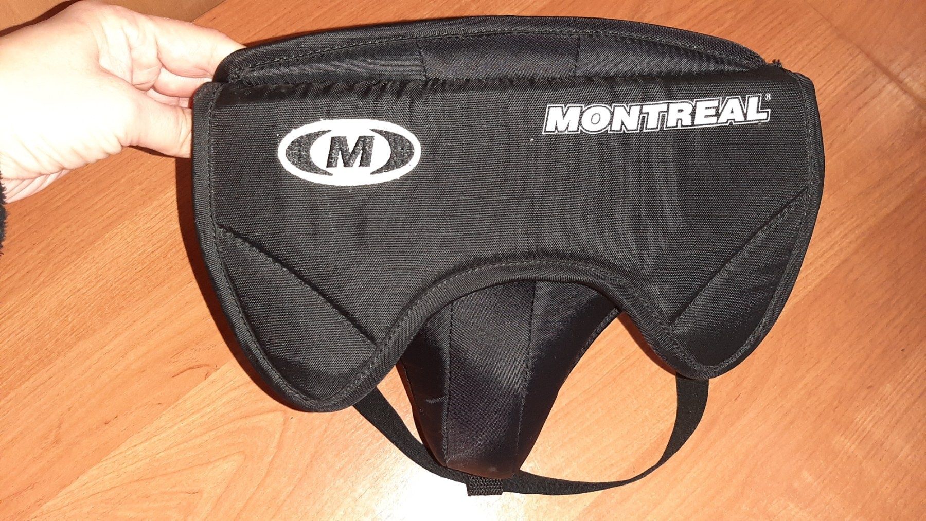 Защита хоккейная паха нагрудник Vaughn Montreal