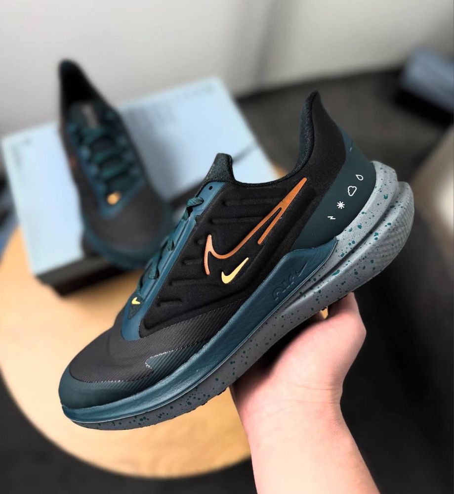 Чоловічі оригінальні кросівки Nike Air Winflo Shield