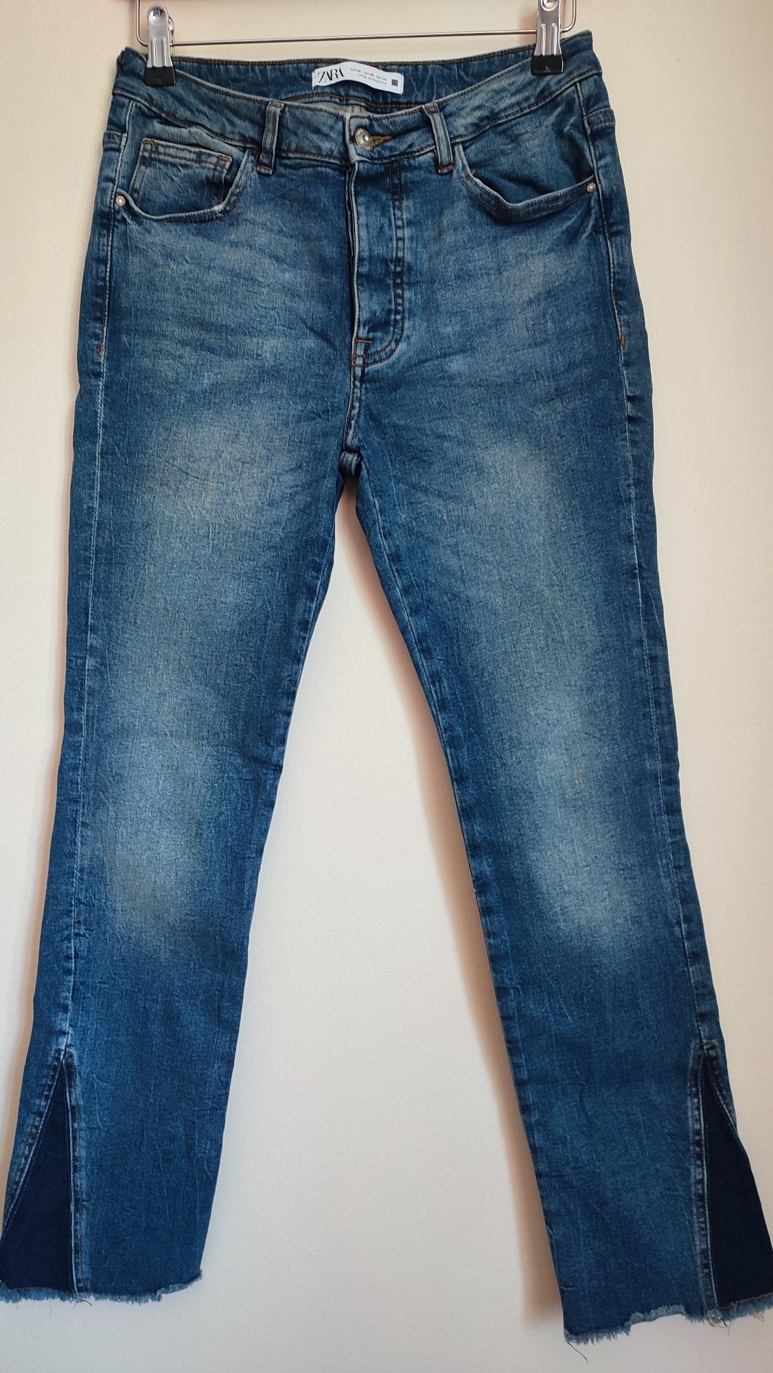 Spodnie damskie jeansowe ze sklpeu Zara