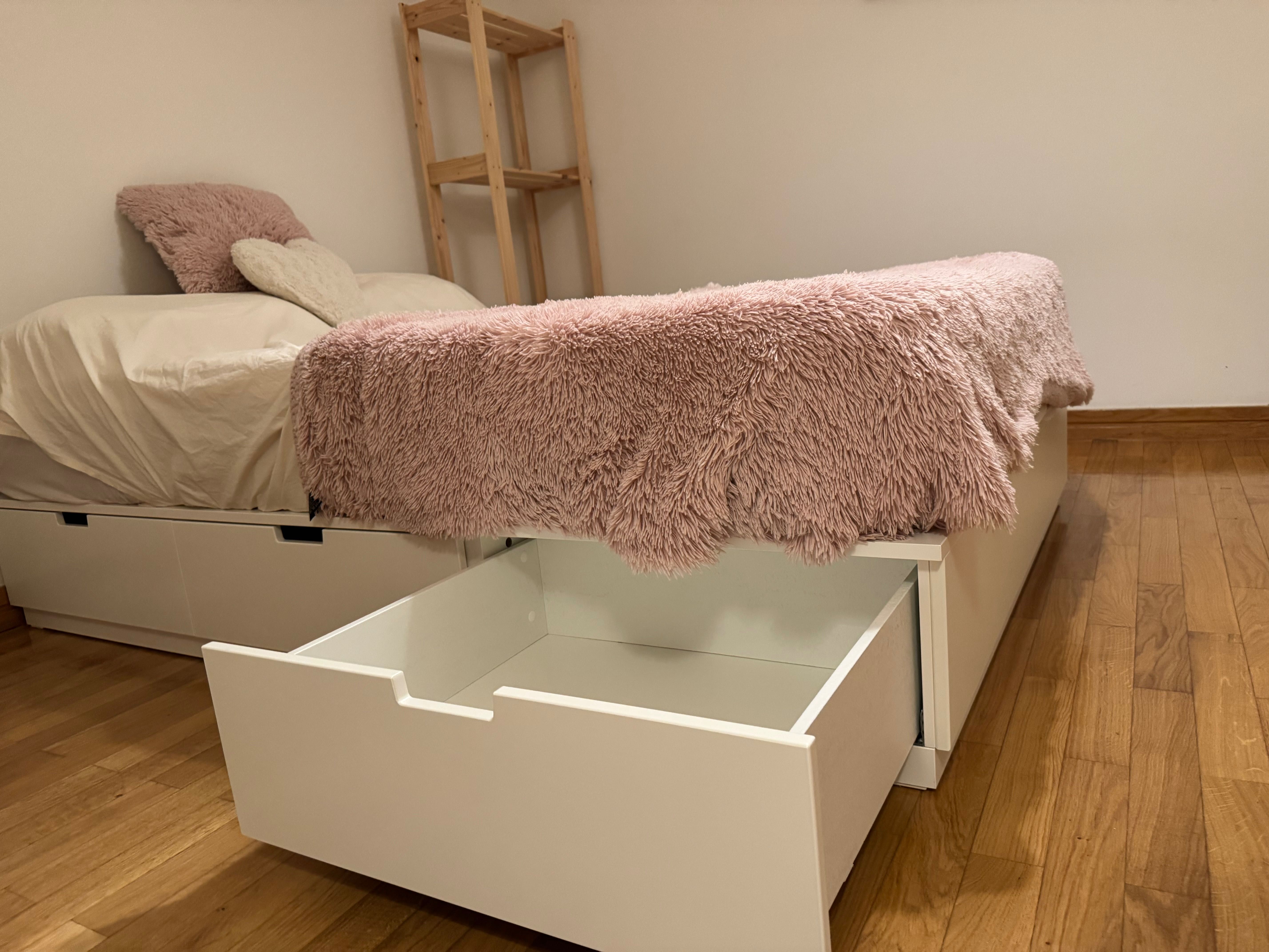 Cama IKEA Nordli Branca