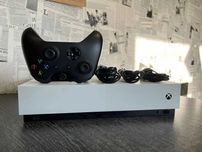 Xbox One S 1TB All Digital + pad bezprzewodowy, okablowanie