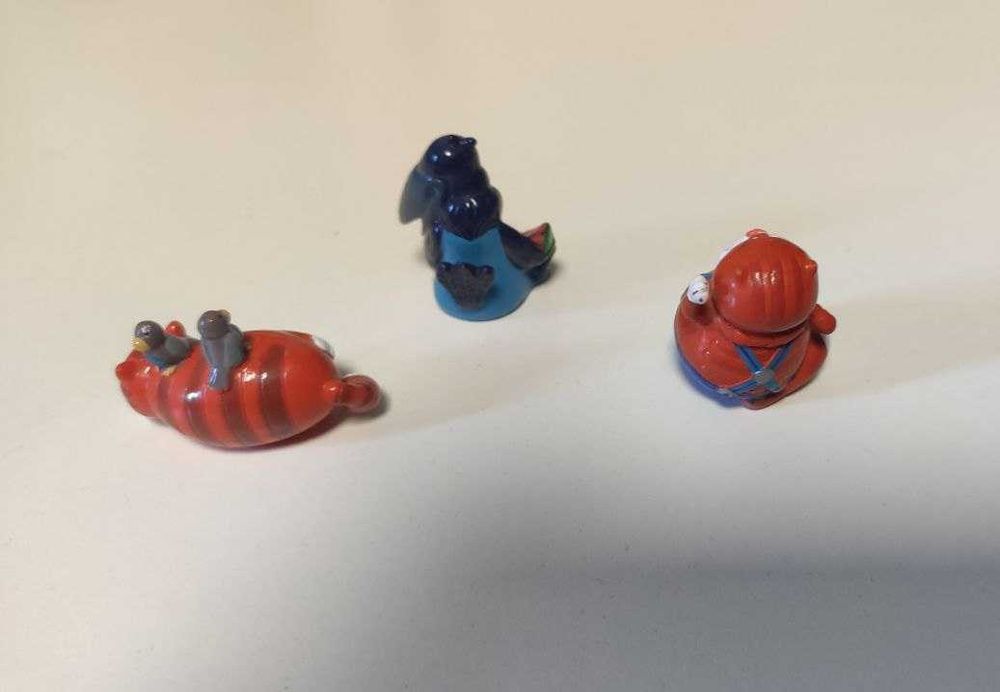 Іграшки з яєць Петрушка (Ландрин) попугай Кеша