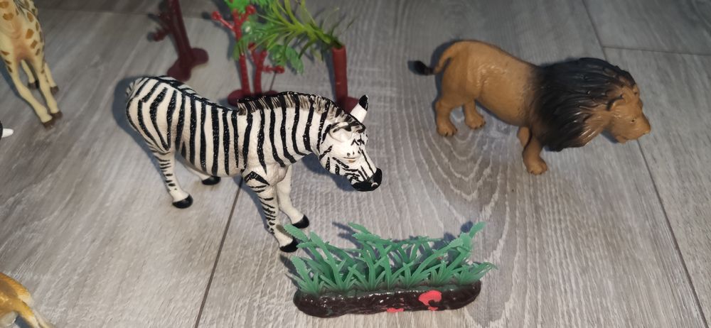 Zwierzęta dzikie Safari figurki