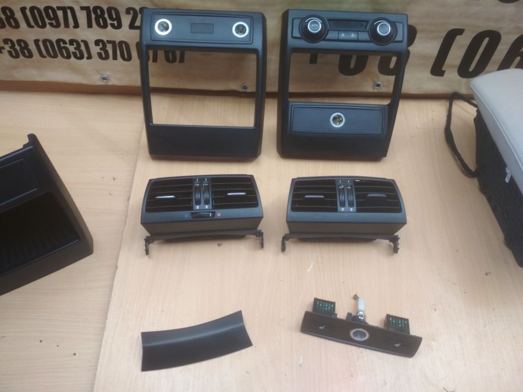 підстаканник BMW X5 E70 F10 F30 пілокітник БМВ Х5 Е70 Ф10 Ф30