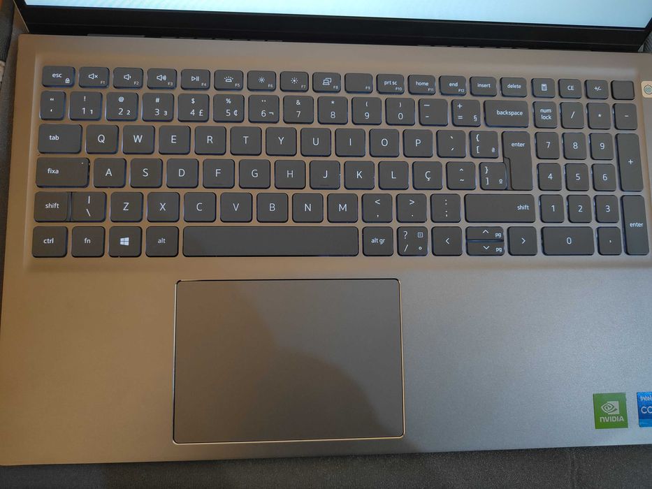 Portátil Dell Inspiron 15 (5510) – i7-11390H, 16 GB RAM SSD 512 GB