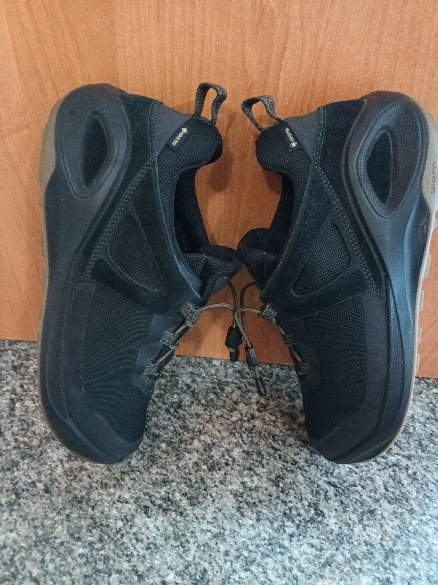 Кроссовки Ecco  biom gore-tex