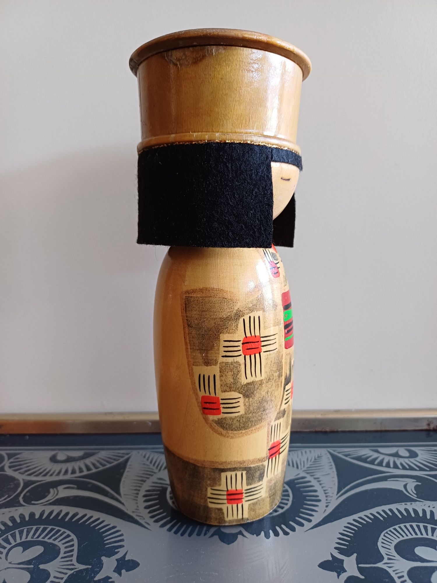 Kokeshi laleczka figurka drewniana vintage puzderko na drobiazgi