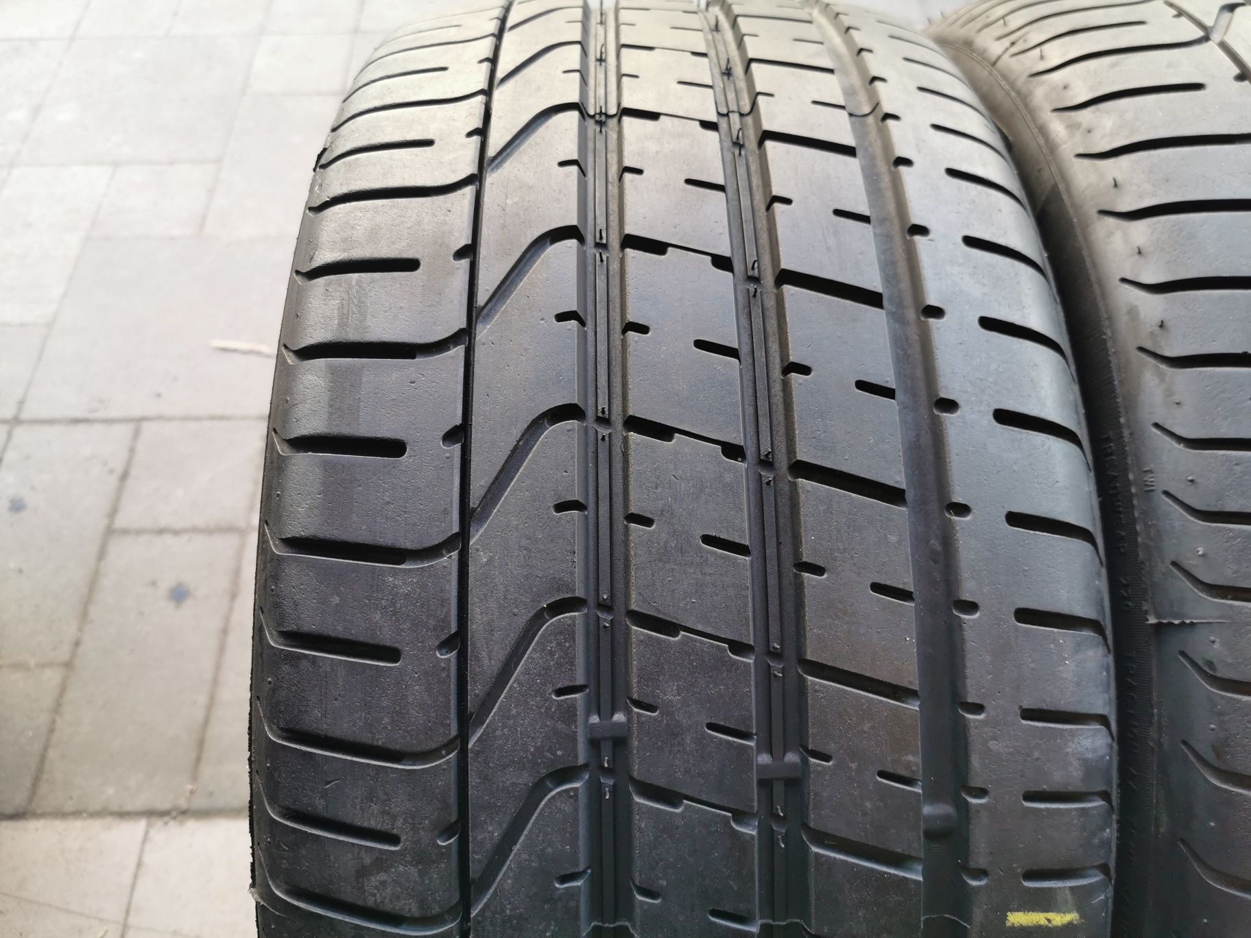 Пара летних шин 275/40 R20 Pirelli Pzero