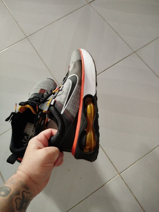 Tênis Nike 38.   Usado uma vez