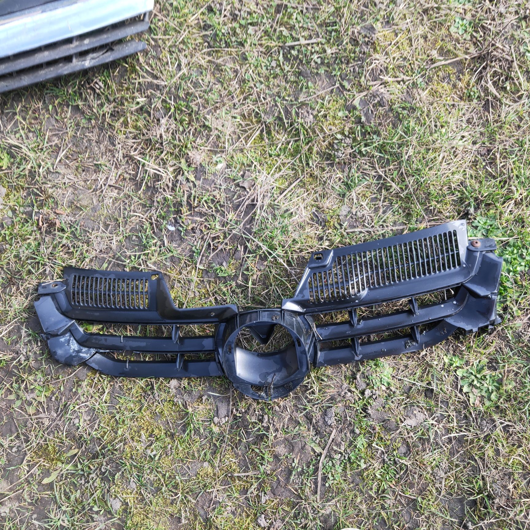 Grill atrapa Chłodnicy Zderzaka przedniego Volkswagen Golf 5 V