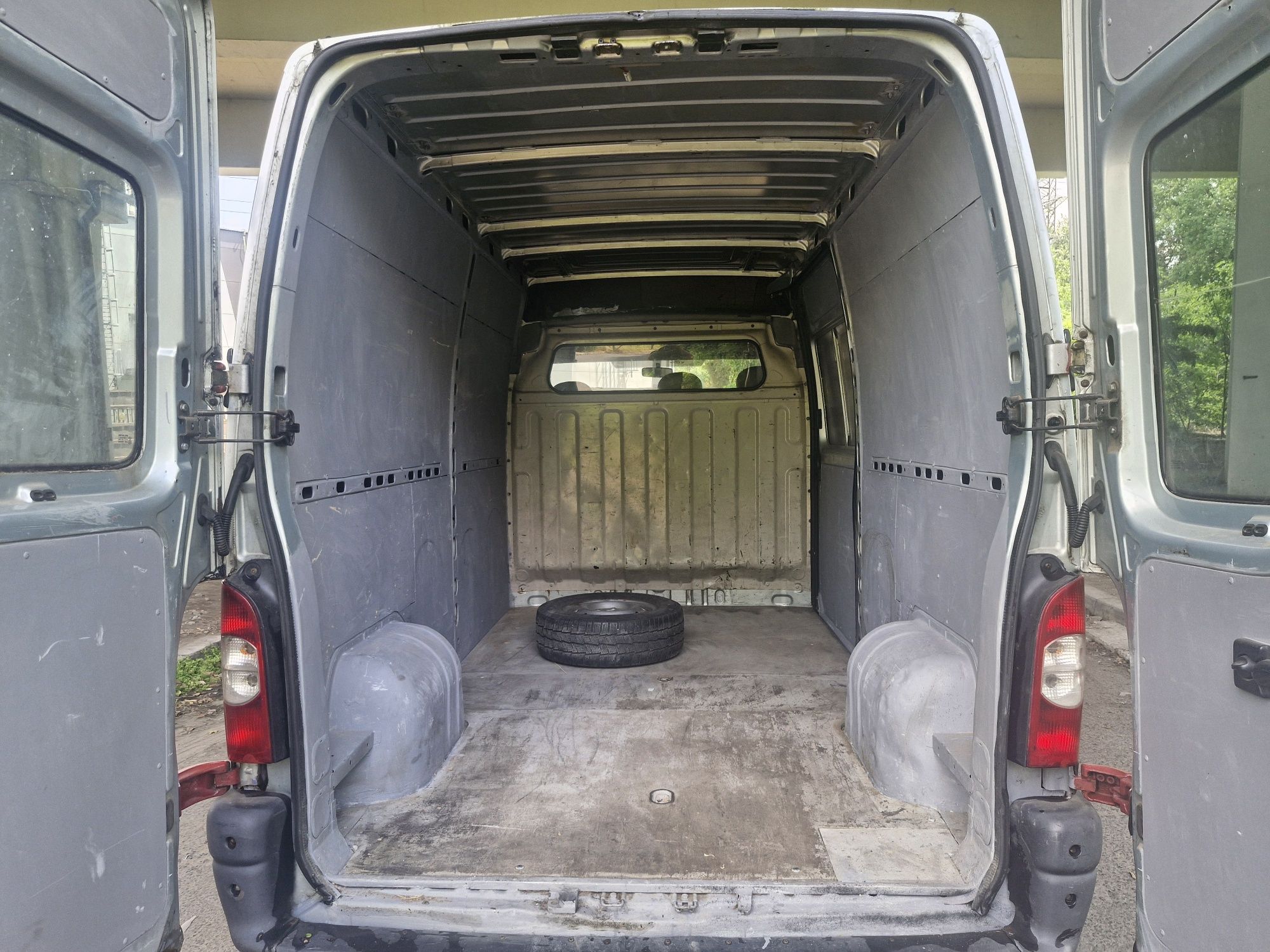 Renault Master II 2.5dci L2H2
