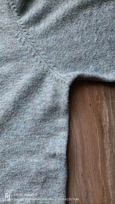 Niebieskoszary cienki sweterek. Micha