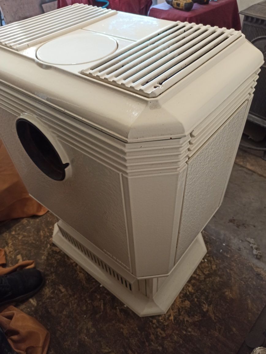 Jotul Alpha piec żeliwny kominek koza