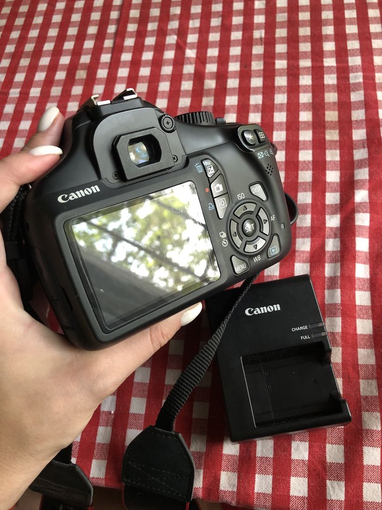 Фотоаппарат Canon 1100+ подарок штатив