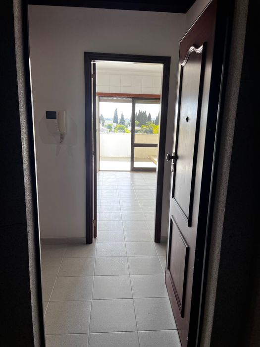 Torres Novas-Arrenda-se Apartamento T1