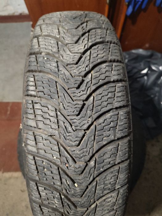 Продам 2 зимні резини 175/70/r13