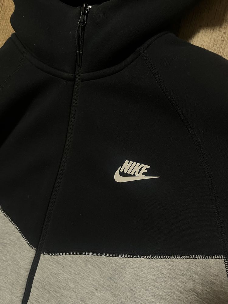 Nike tech fleece