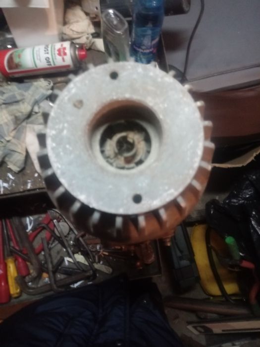 Silnik 1,1 kW 2780 obrotów oś 13 mm