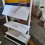 Estante - expositora metalica para loja comercial.