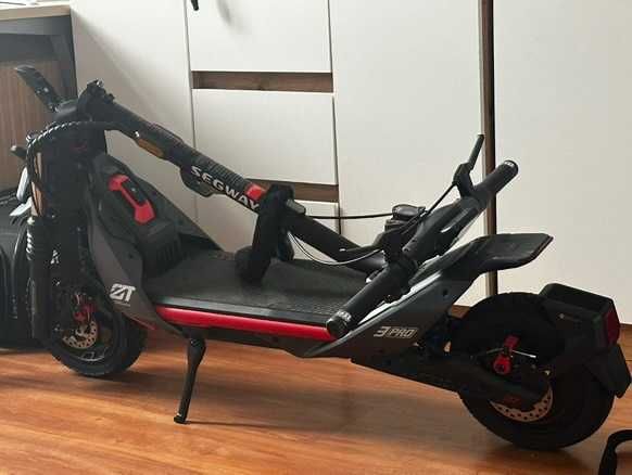 Hulajnoga elektryczna SEGWAY Ninebot ZT3 Pro D 70km 1600W 11"