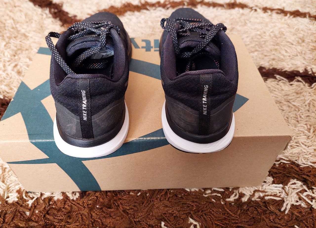 Женские кроссовки Nike 921707-001
