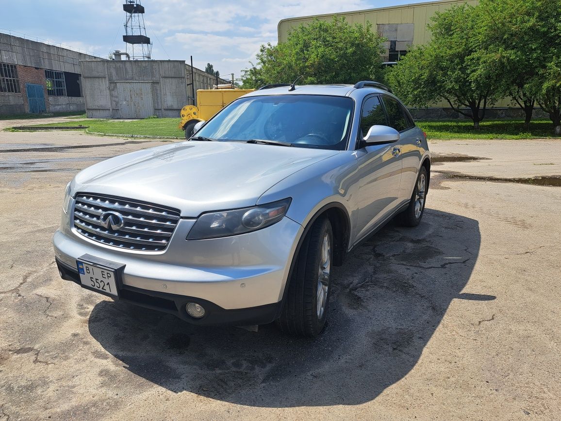 Infiniti FX45 V8