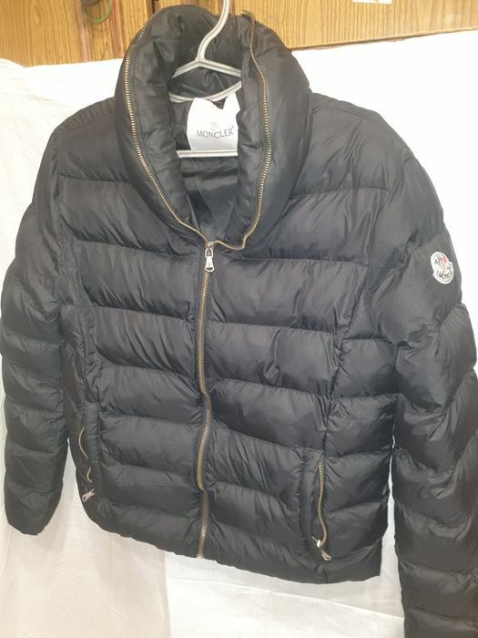 Куртка-пуховик бренда MONCLER