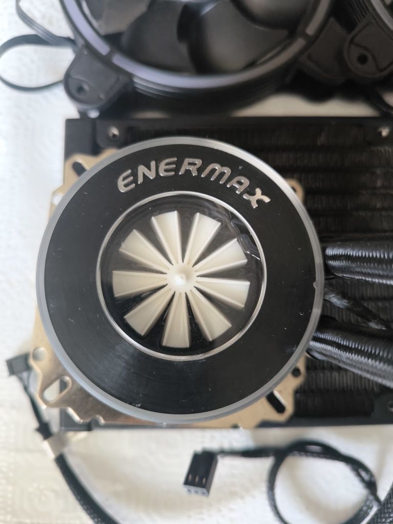 Watercooler Enermax 240 RGB