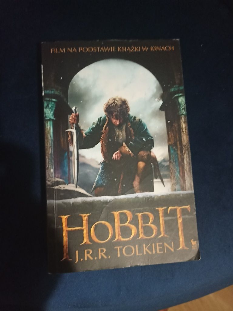 Książka ,,Hobbit" J.R.R. Tolkien