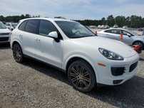 Porsche Cayenne 2017 PORSCHE CAYENNE / Benzyna / 4x4 / Automat / Niski przebieg