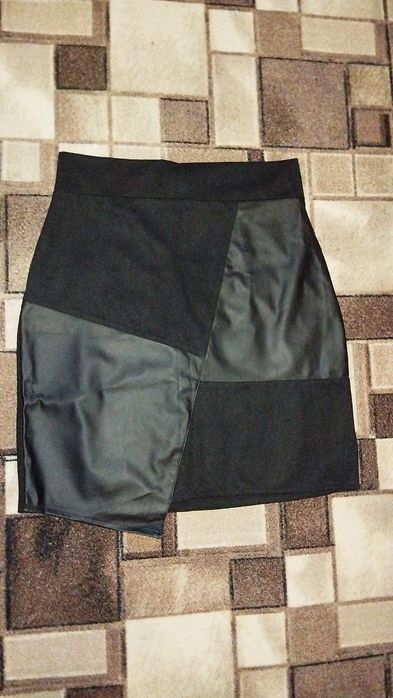 Спідниця класична нова