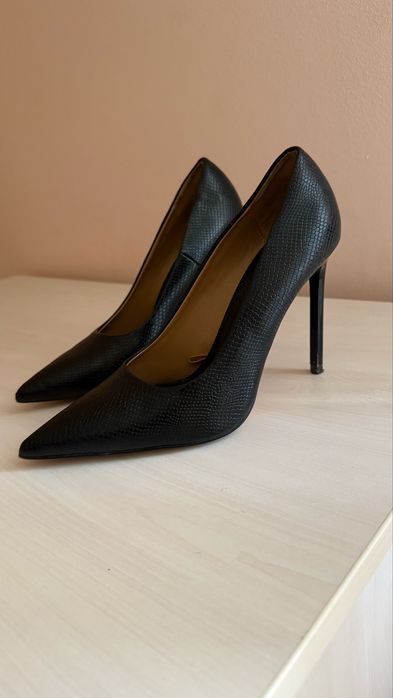Лодочки zara туфлі