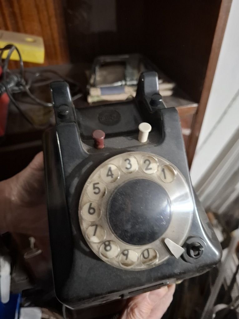 Telefon z bakelitu 1967r.