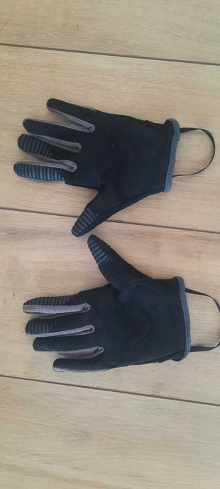 Rekawiczki na rower dla dziecka B-TWIN 8 lat(15,9-16,9 obwod dloni)