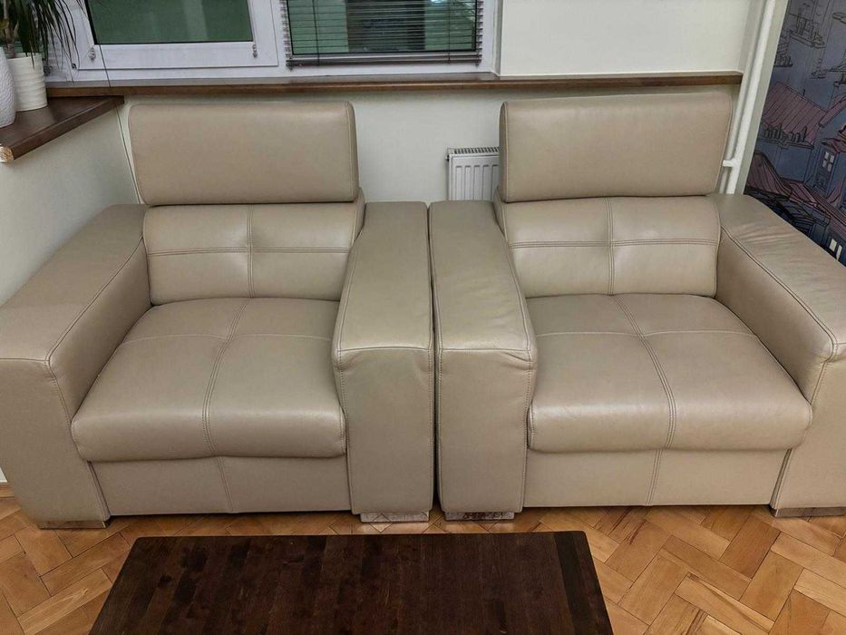 Dwa fotele skórzane z regulowanym zagłówkiem, stan idealny