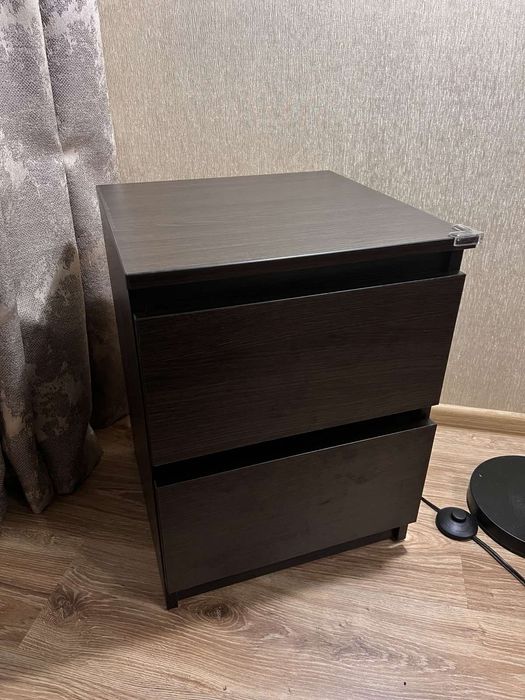 Продам прикроватну тумбу