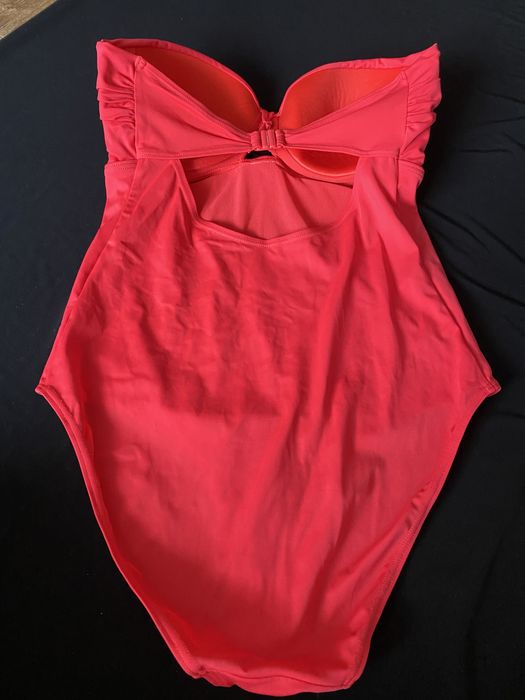 Купальник красний