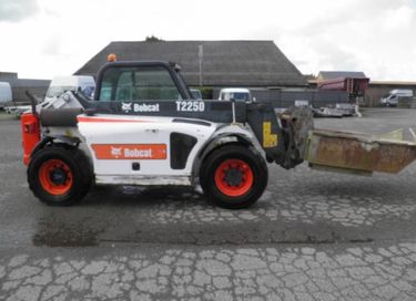 Mini Ładowarka Teleskopowa Bobcat T2250 / nie manitou merlo jcb cat