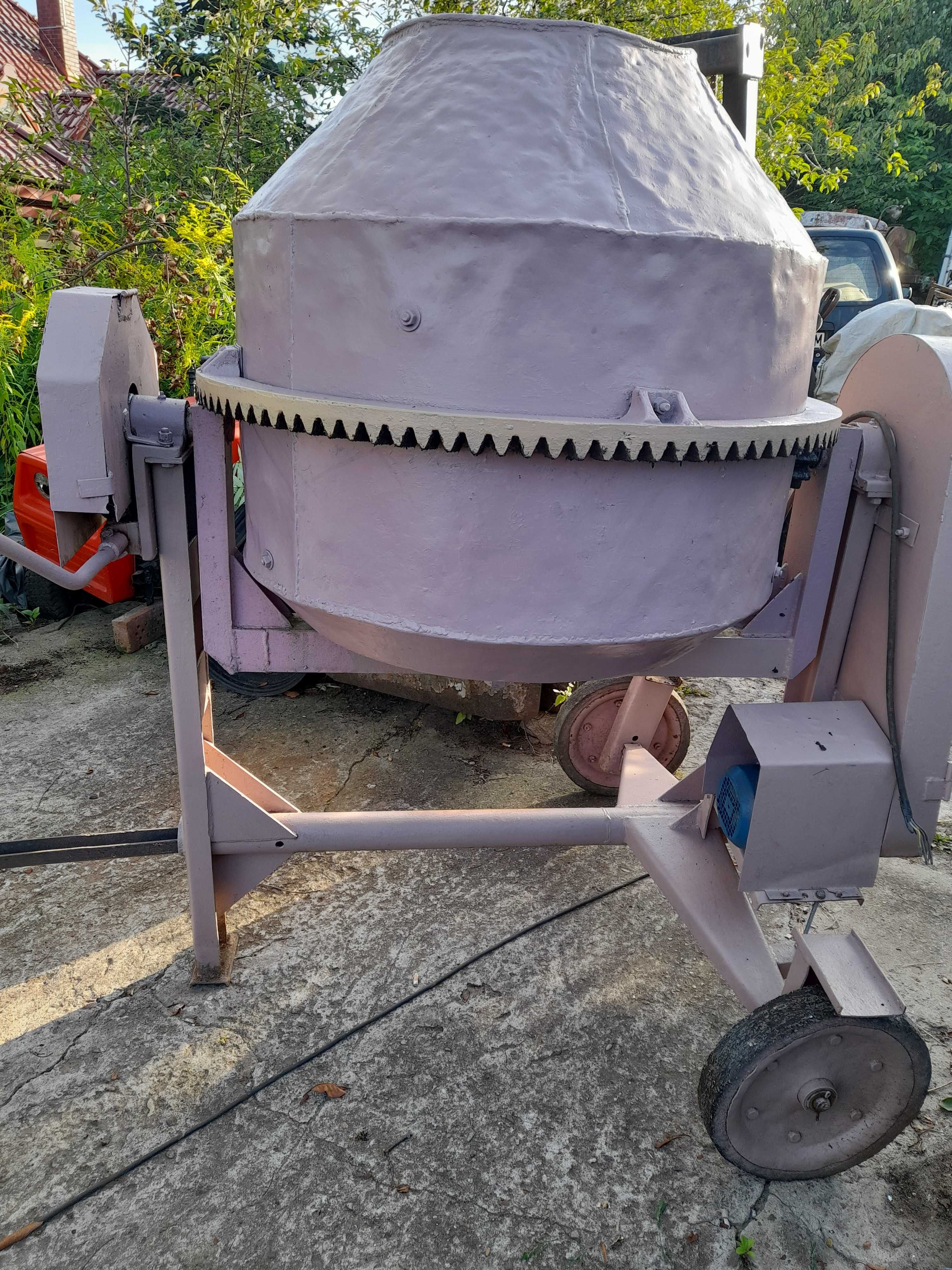 Betoniarka 250 L